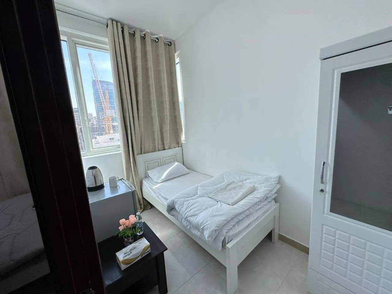 Corniche Street - Stunning Room Abu Dabi Hostel